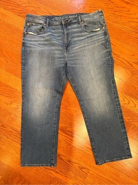 American Eagle Outfitters Men’s Faded Blue Relaxed Jeans